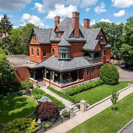 The New Victorian Mansion Bed & Breakfast Сейнт Пол Екстериор снимка