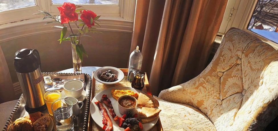 The New Victorian Mansion Bed & Breakfast Сейнт Пол Екстериор снимка