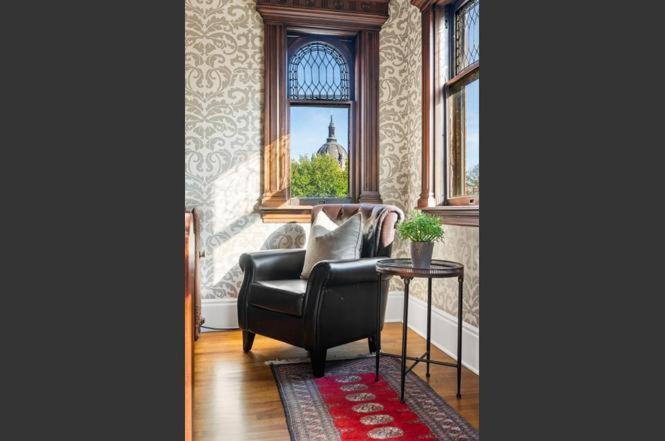 The New Victorian Mansion Bed & Breakfast Сейнт Пол Екстериор снимка